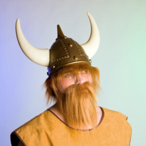 Wikingerhelm mit Hörnern u. Haar, Hartplastik