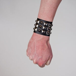 Nietenarmband, weitenverstellbar Größe: 18-20 cm