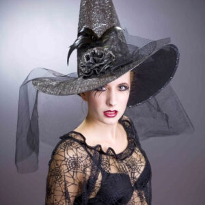 Hexenhut silber, garniert, mit Schleier Größe: ca. 58