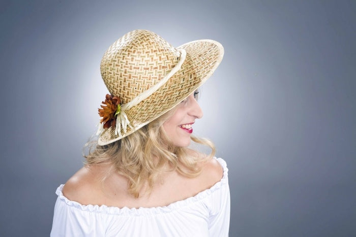 Damen-Strohhut mit Blüte Größe: ca. 57